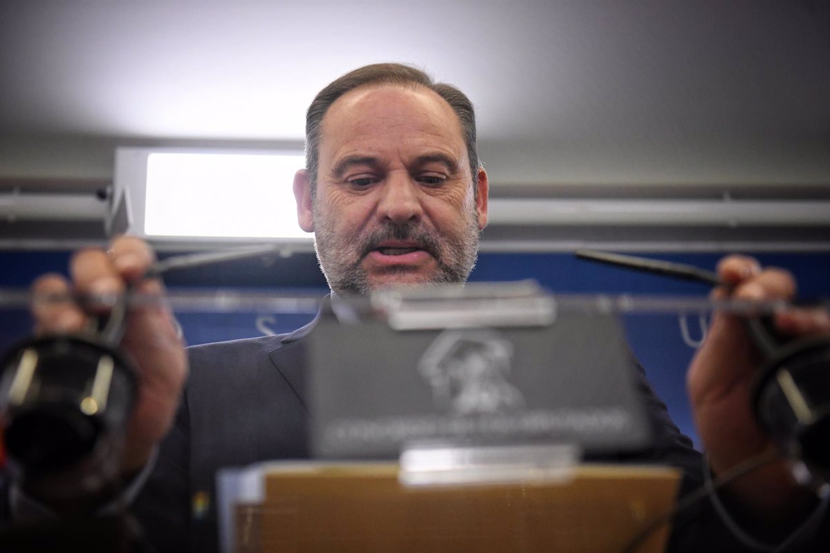 Ábalos Solicita al Congreso Postergar la Votación de su Suplicatorio Hasta que el Supremo Decida sobre su Recurso