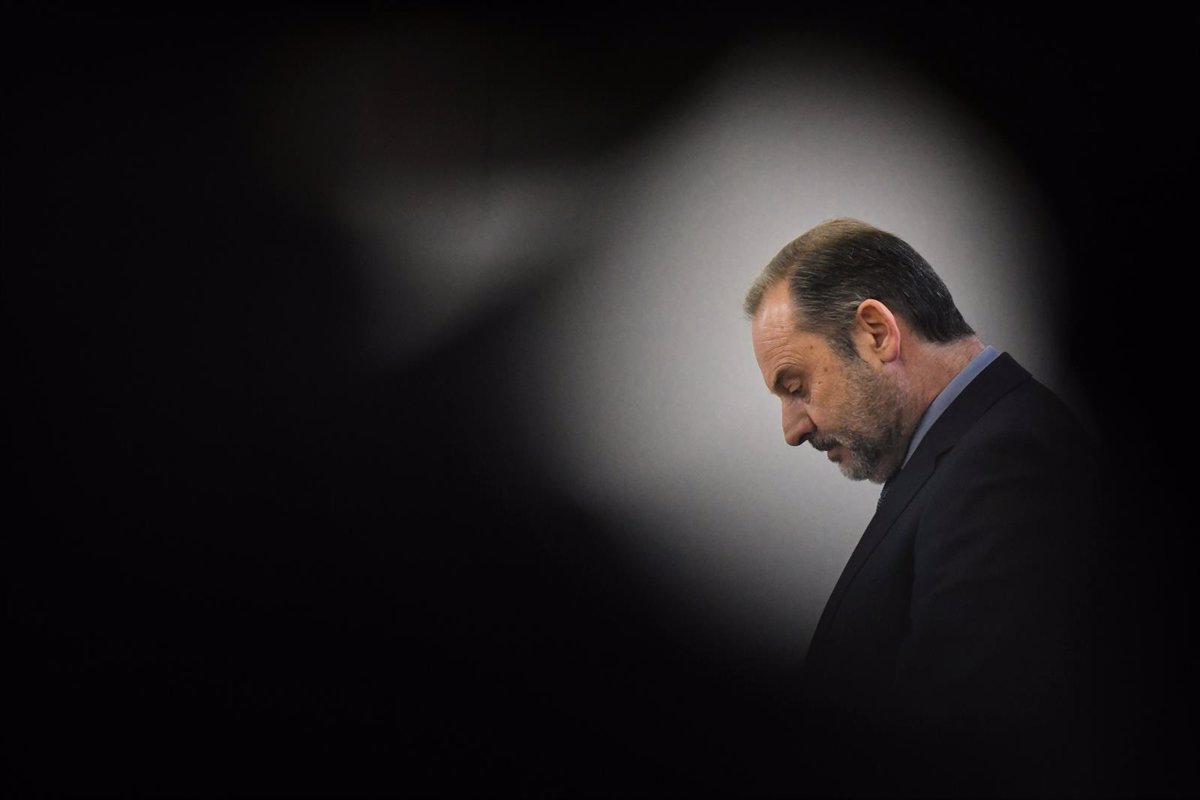 Ábalos solicita apoyo al Congreso al denunciar una 'operación' para incriminarlo en el caso Koldo