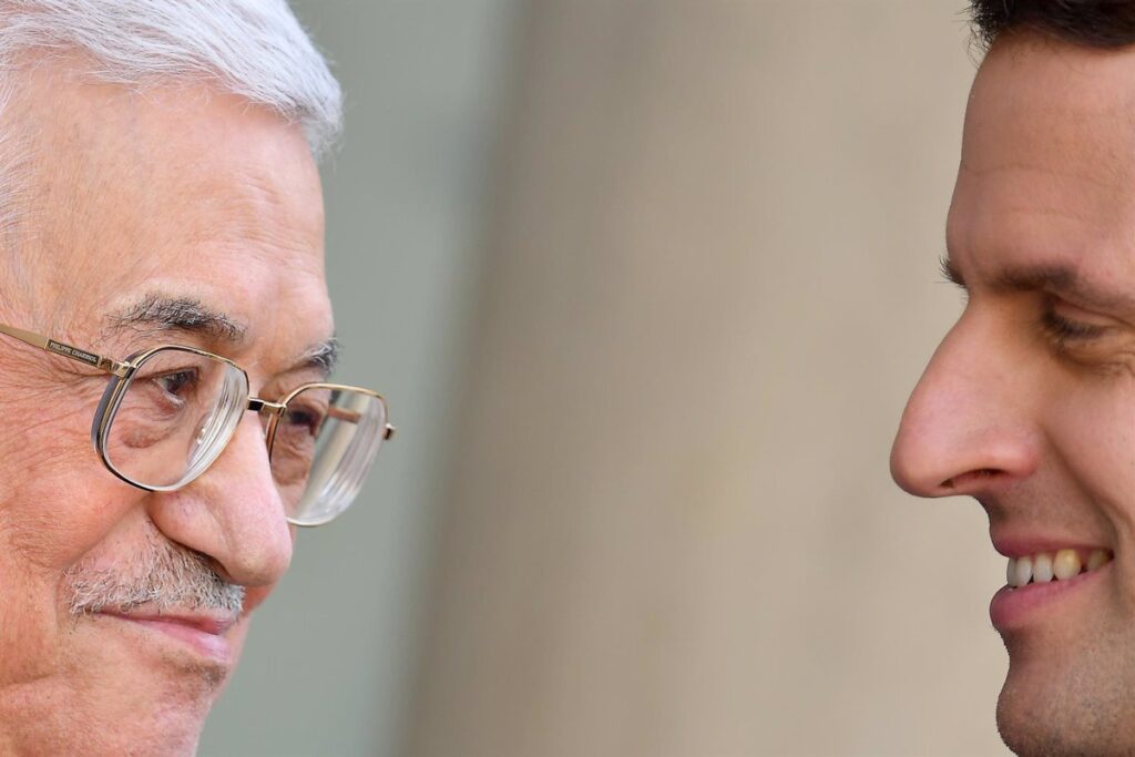 Abbas informa a Macron sobre la disposición de la Autoridad Palestina para tomar el control de la Franja de Gaza