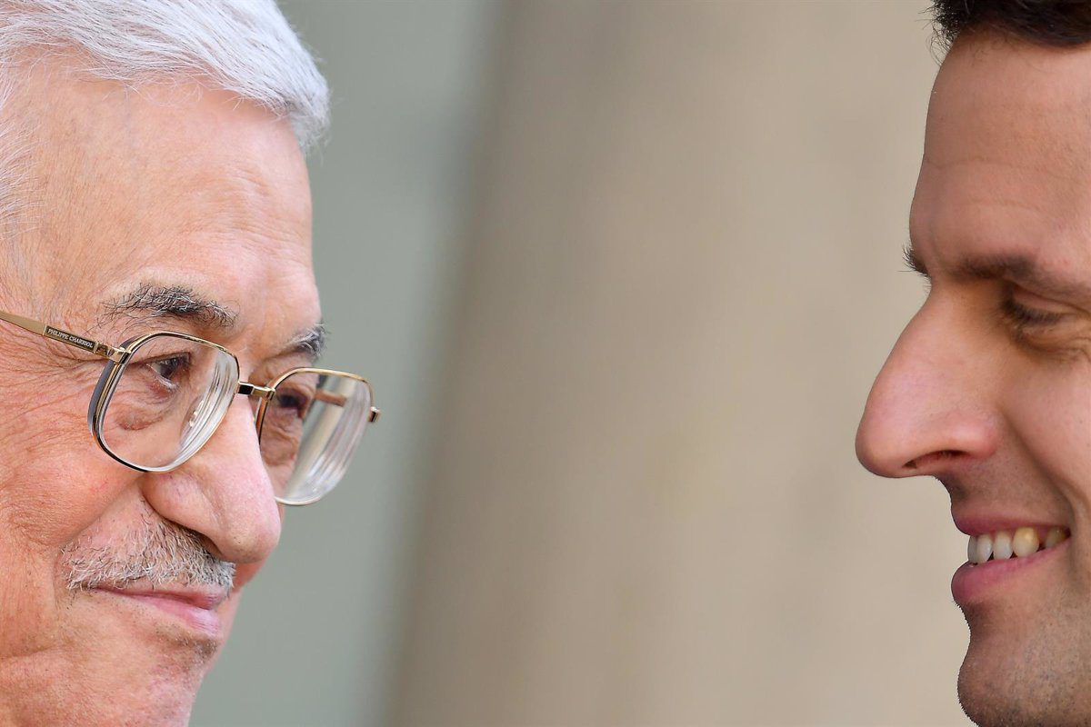 Abbas informa a Macron sobre la disposición de la Autoridad Palestina para tomar el control de la Franja de Gaza