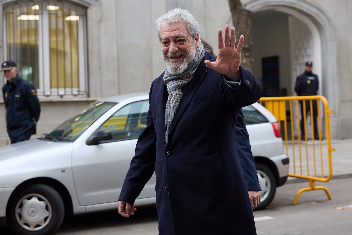 Abogados solicitan nuevamente el volcado del móvil del jefe de Gabinete de Ayuso tras contradicciones con declaraciones de testigo
