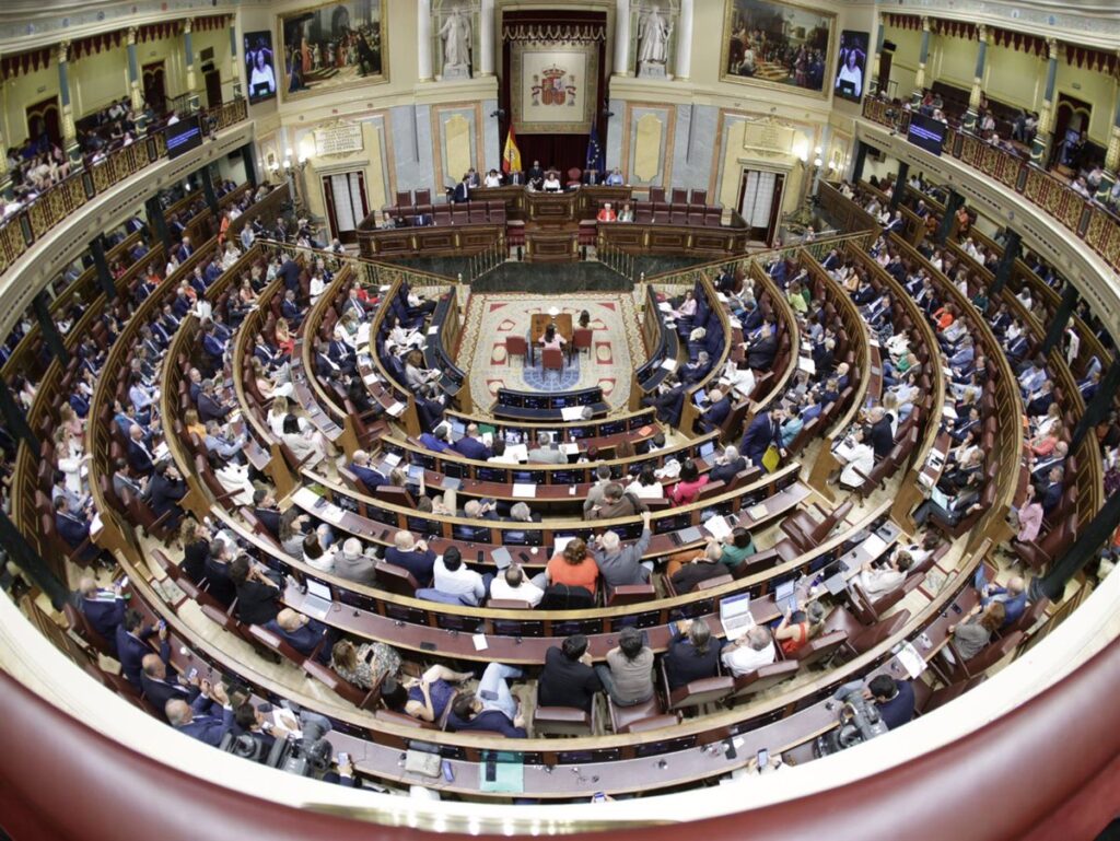El 66% de los españoles quiere que los diputados dejen de tomar decisiones políticas, revela estudio del CIS