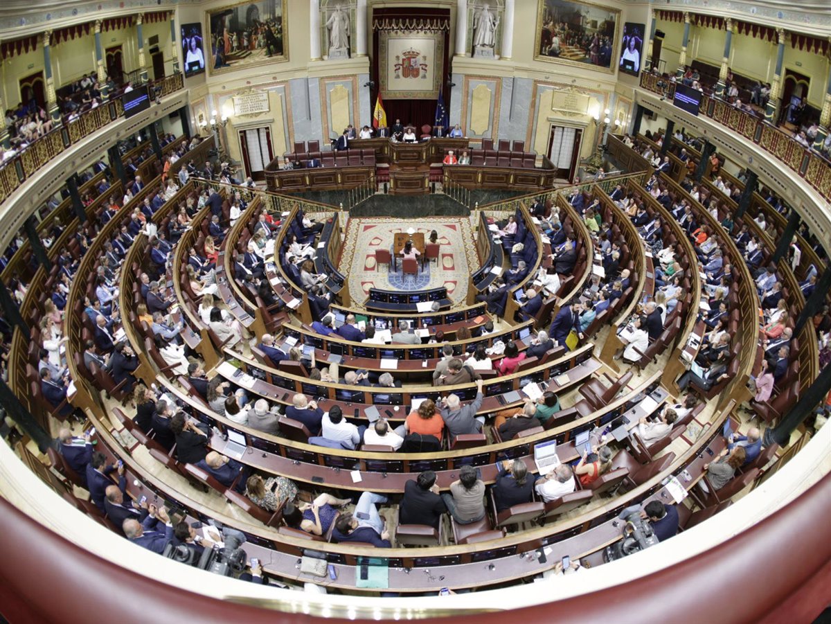 El 66% de los españoles quiere que los diputados dejen de tomar decisiones políticas, revela estudio del CIS