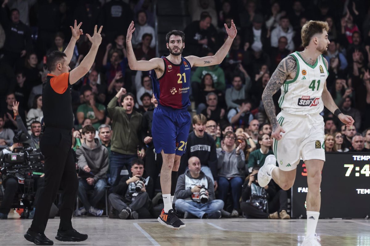 El Barça frena al campeón y renace en el Palau