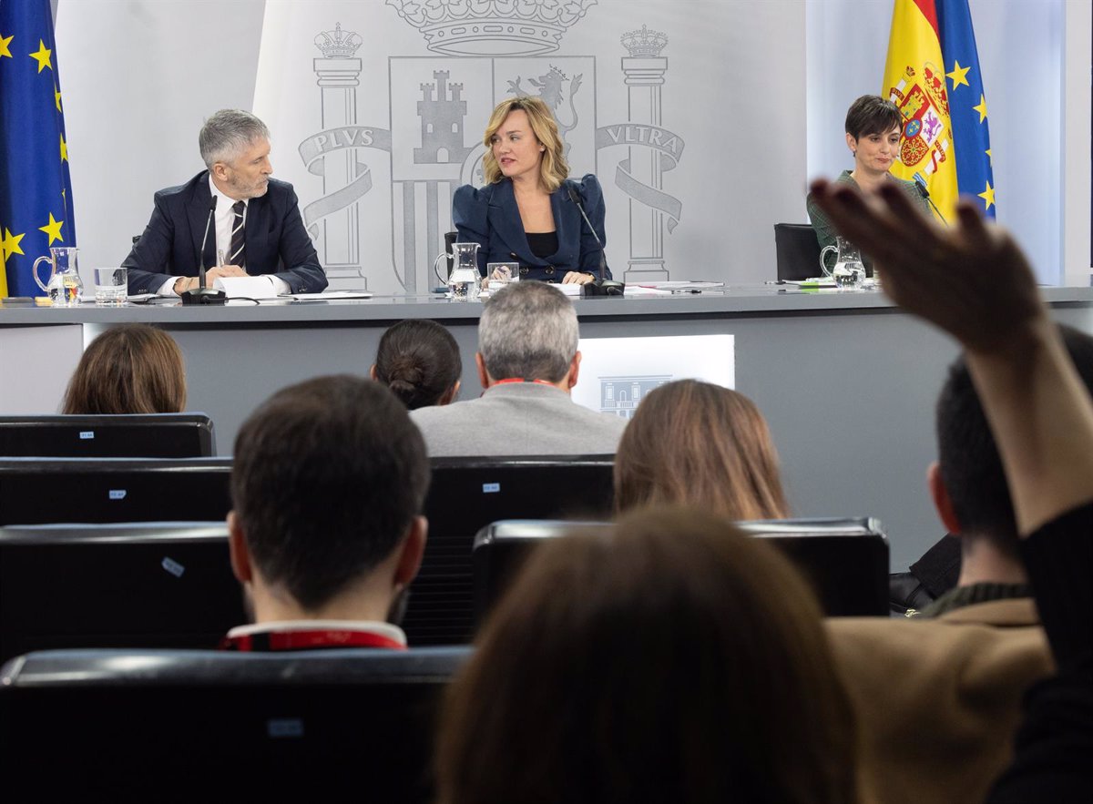 El Gobierno defiende que el Supremo acusa al fiscal general sin pruebas concretas y lanza teorías sobre Moncloa