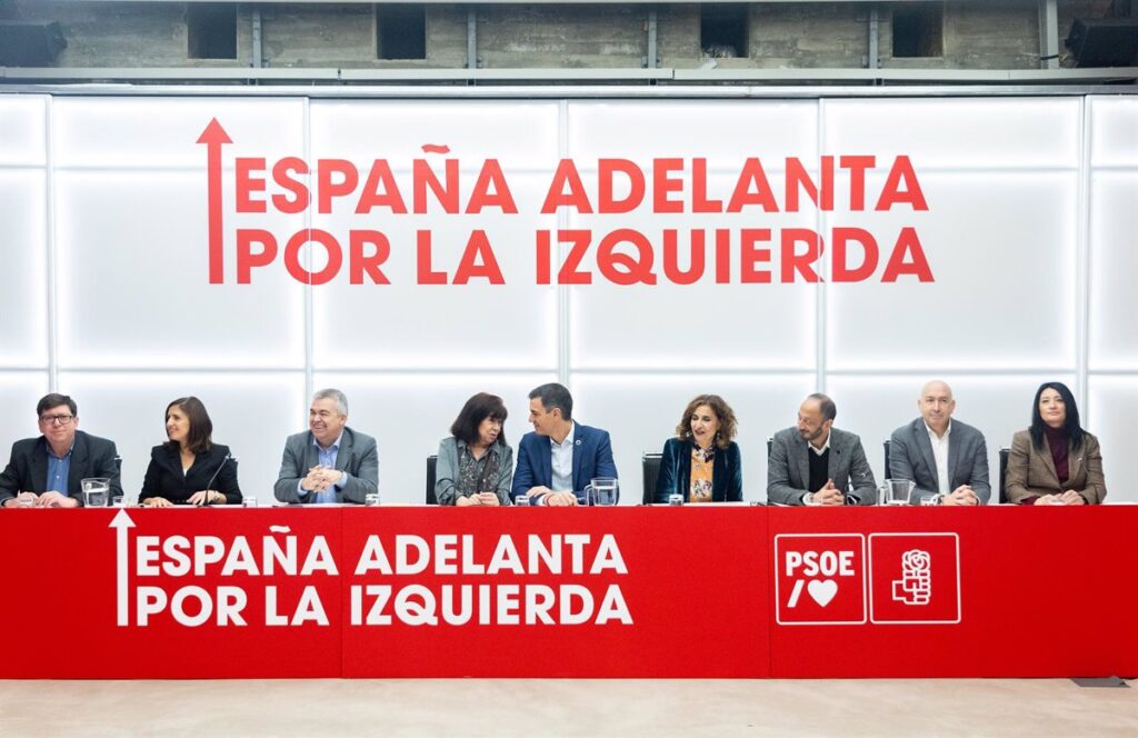 El PSOE exige aclaraciones a Feijóo sobre el caso 'La Perla' en Castilla y León y denuncia la 'montaña de corrupción' del PP