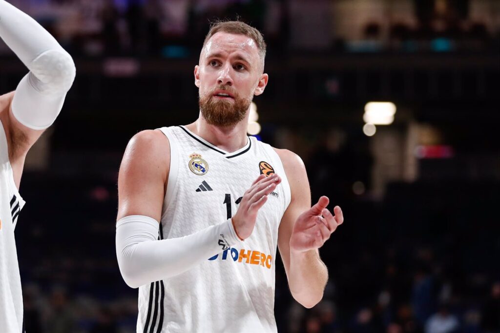 El Real Madrid se lleva la Copa y dificulta las cosas para el Baskonia.
