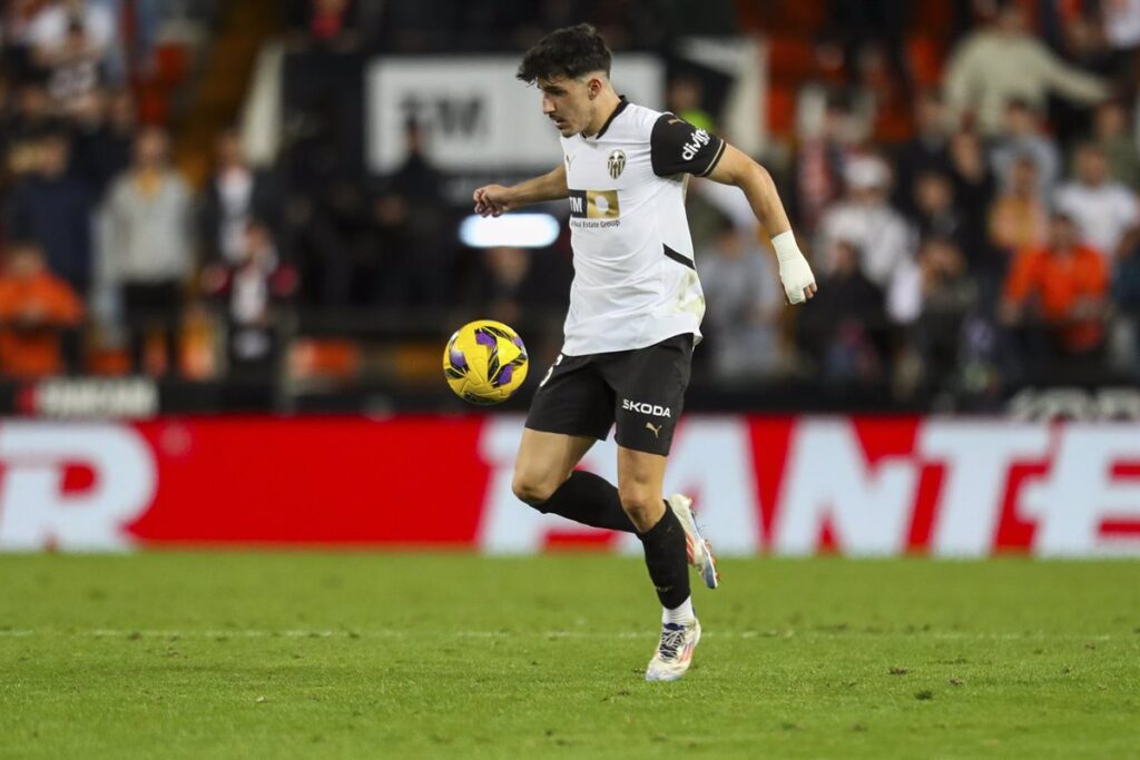 El Valencia se clasifica para los octavos de final de la Copa en Elda