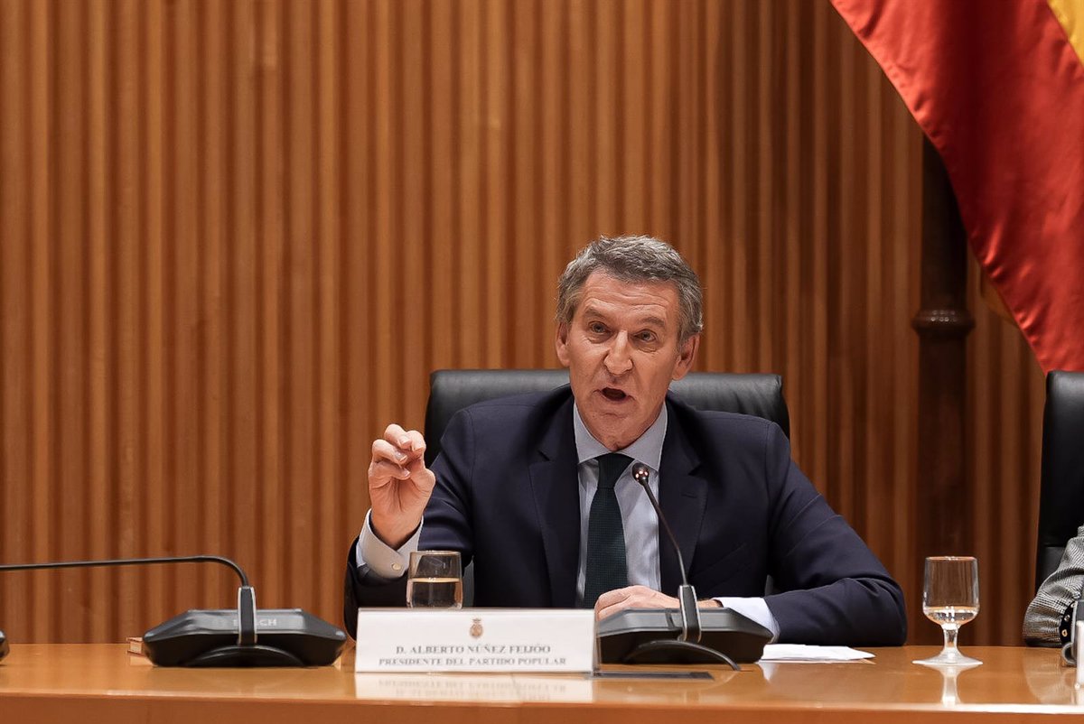 Feijóo desafía a Sánchez a separar las ayudas del decreto 'ómnibus' y critica su 'amoralidad inaudita'