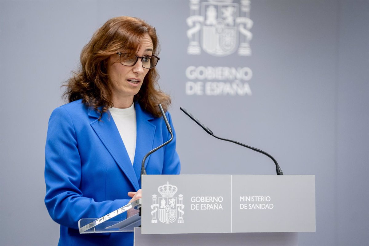 Mónica García destaca el "excelente ambiente" con los sindicatos para actualizar un Estatuto Marco que "incluya todas las categorías"