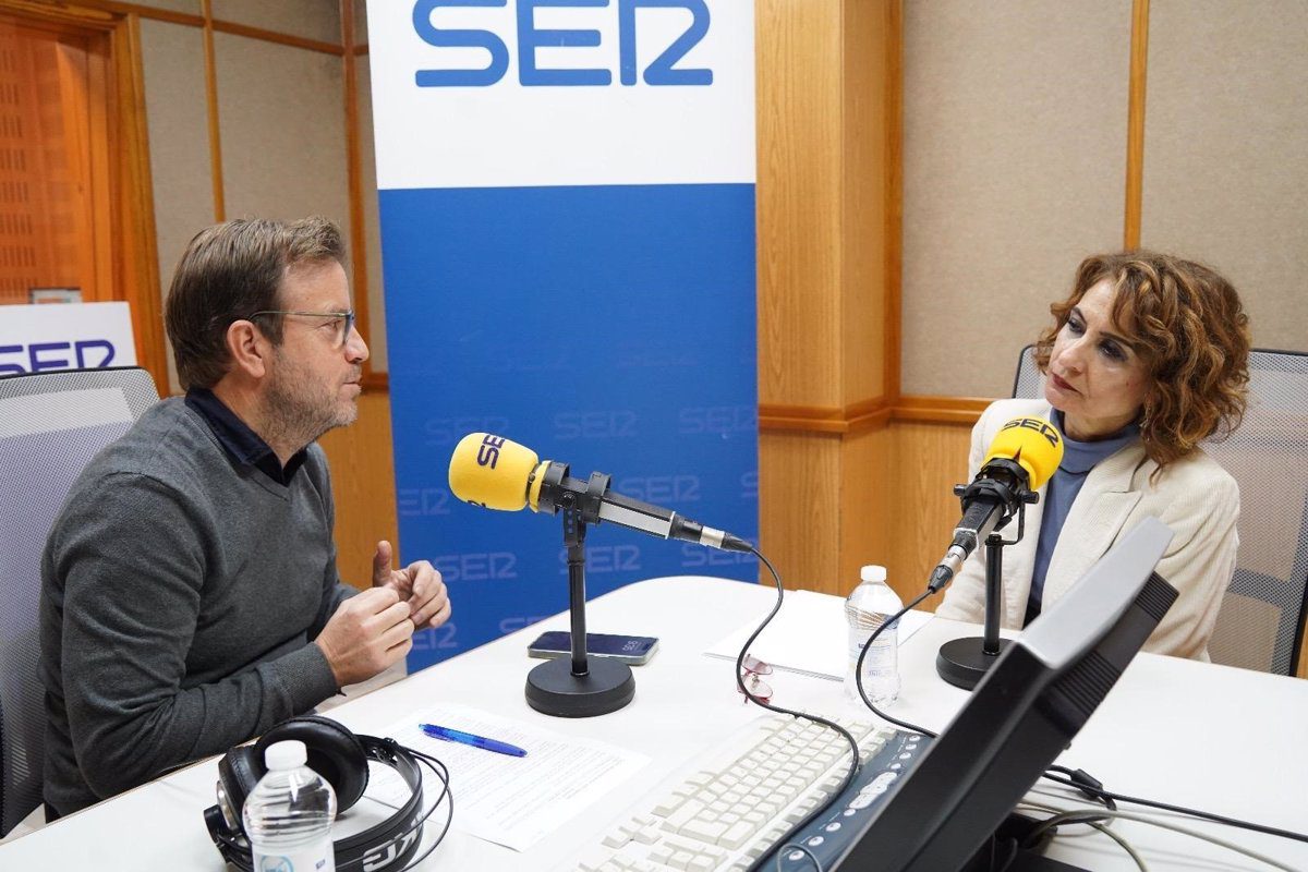 Montero: No Considera Dejar la Vicesecretaría del PSOE y Anticipa que Espadas Seguirá como Portavoz en el Senado