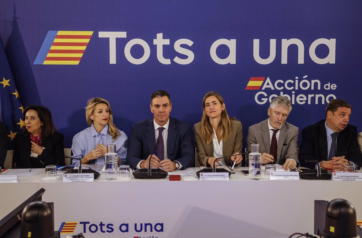 Sánchez Destina 2.220 Millones de Euros para la Reconstrucción de Infraestructuras Afectadas por la DANA