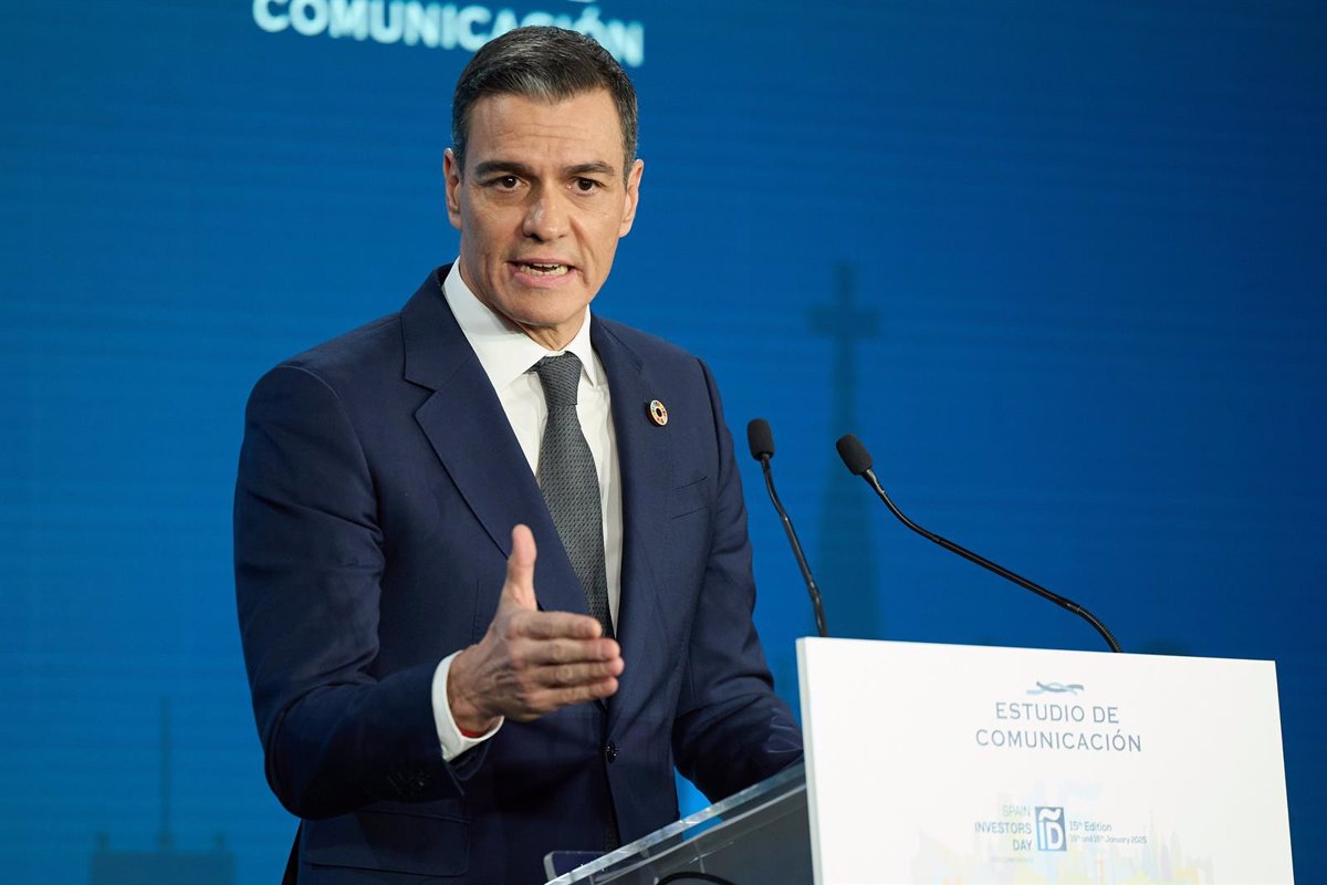 Sánchez Extiende Colaboración y Apoyo a Azcón Tras Grave Accidente en la Estación de Astún, Huesca