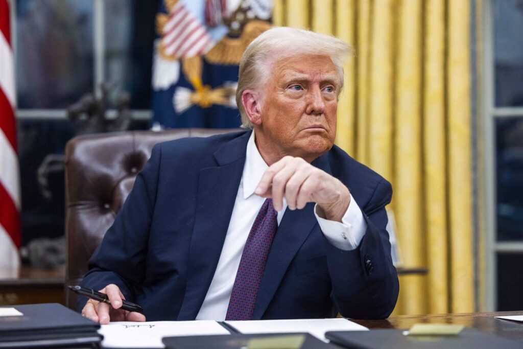 Trump confunde a España con un país BRICS y anuncia aranceles del 100%: Impacto y Reacciones