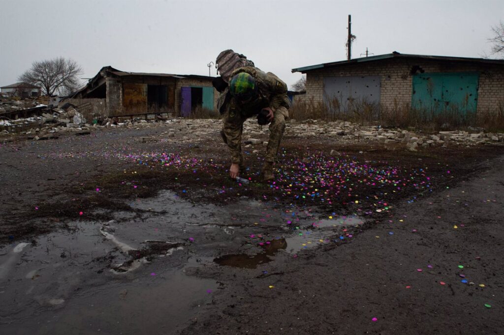 Ucrania intensifica ataques aéreos contra instalaciones petroquímicas y un aeródromo en Rusia