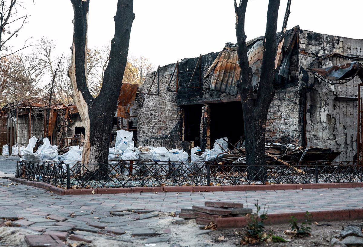 Un muerto en ataque de drones rusos en localidad de Jersón, Ucrania