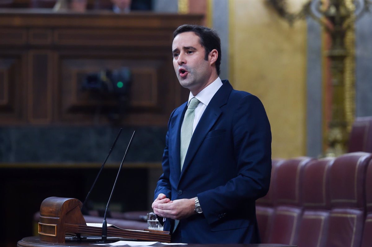 Vox critica al PP por apoyar uno de los tres decretos del Gobierno: "Realizan una oposición parcial"