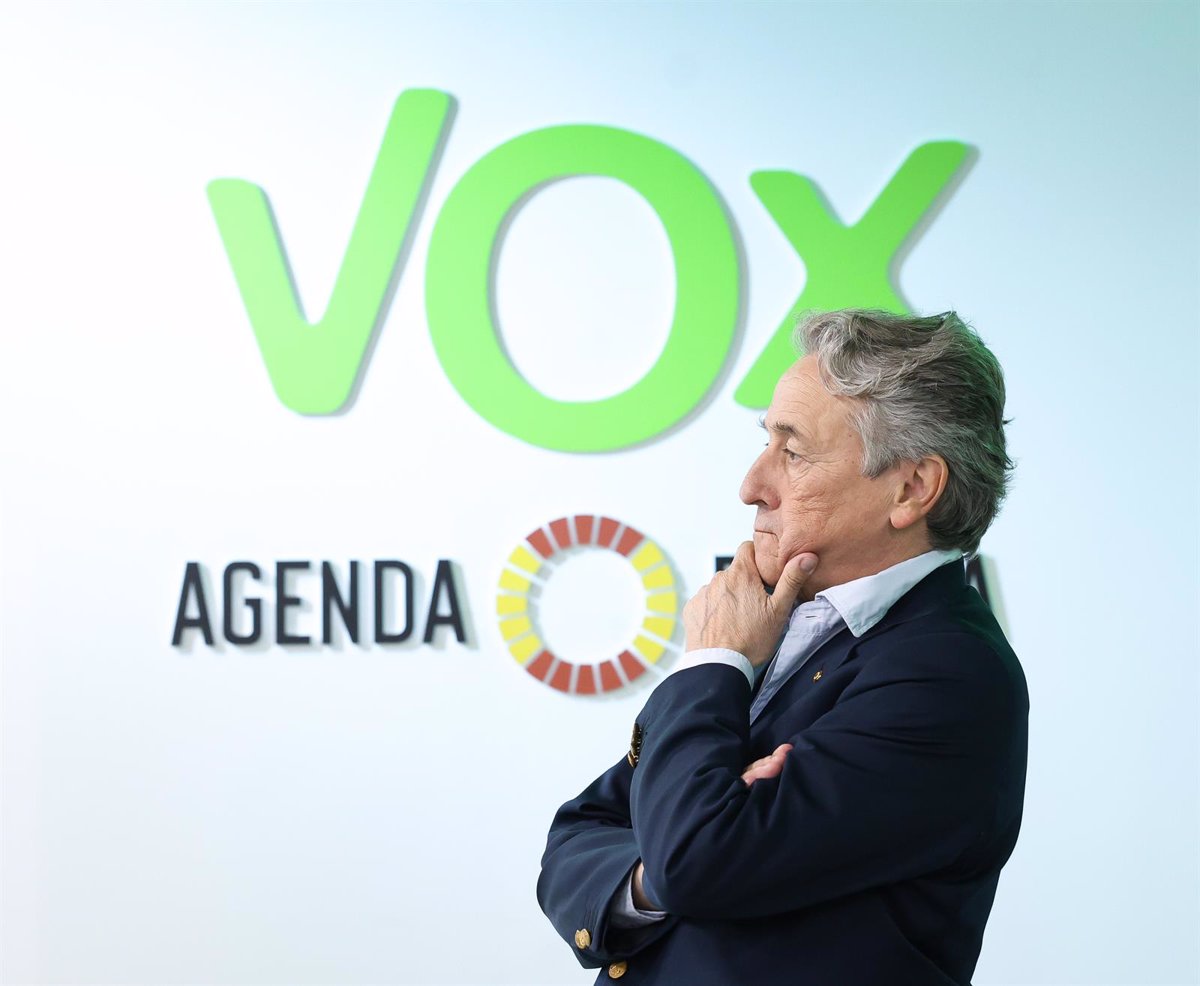 Vox sostiene que España está cansada del 'teatrillo' y la 'farsa' de Junts, PSOE y PP
