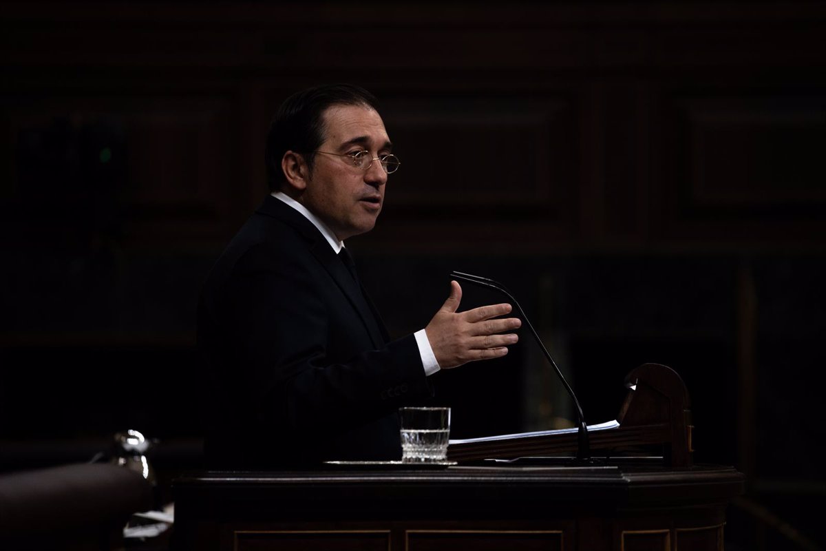 Albares insta al PP a no obstaculizar al Gobierno si no lo apoya, tras críticas a la política exterior