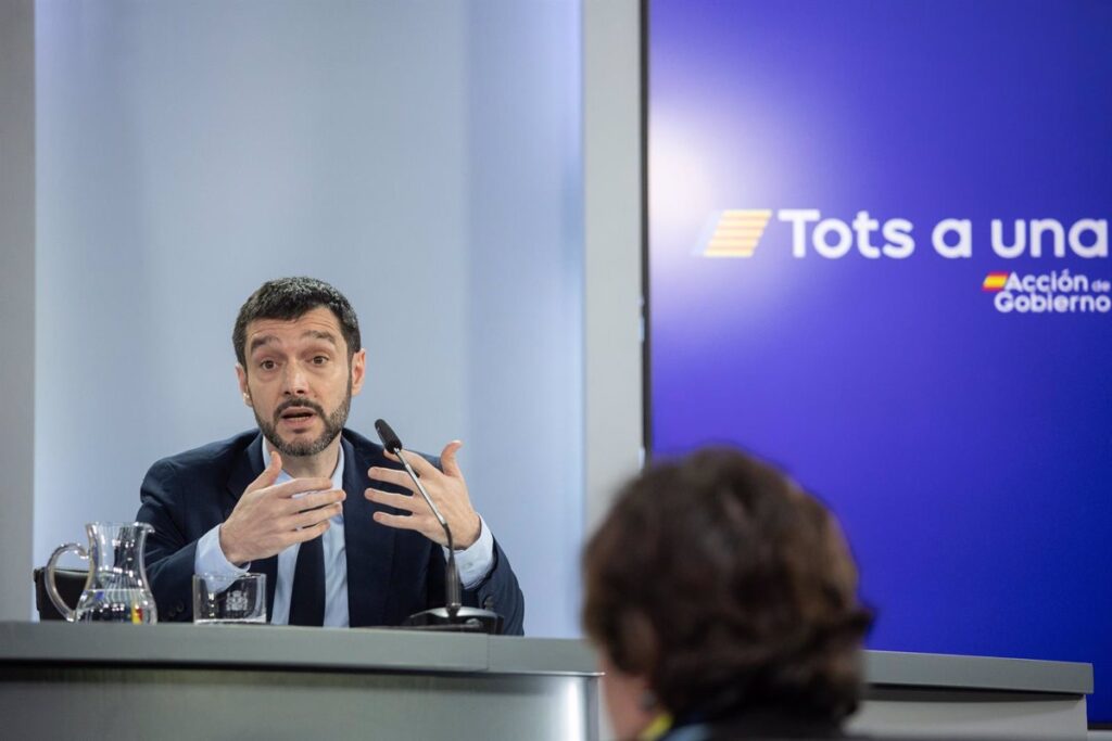 Bustinduy minimiza el desacuerdo sobre el SMI y afirma que la coalición se encuentra en excelente estado