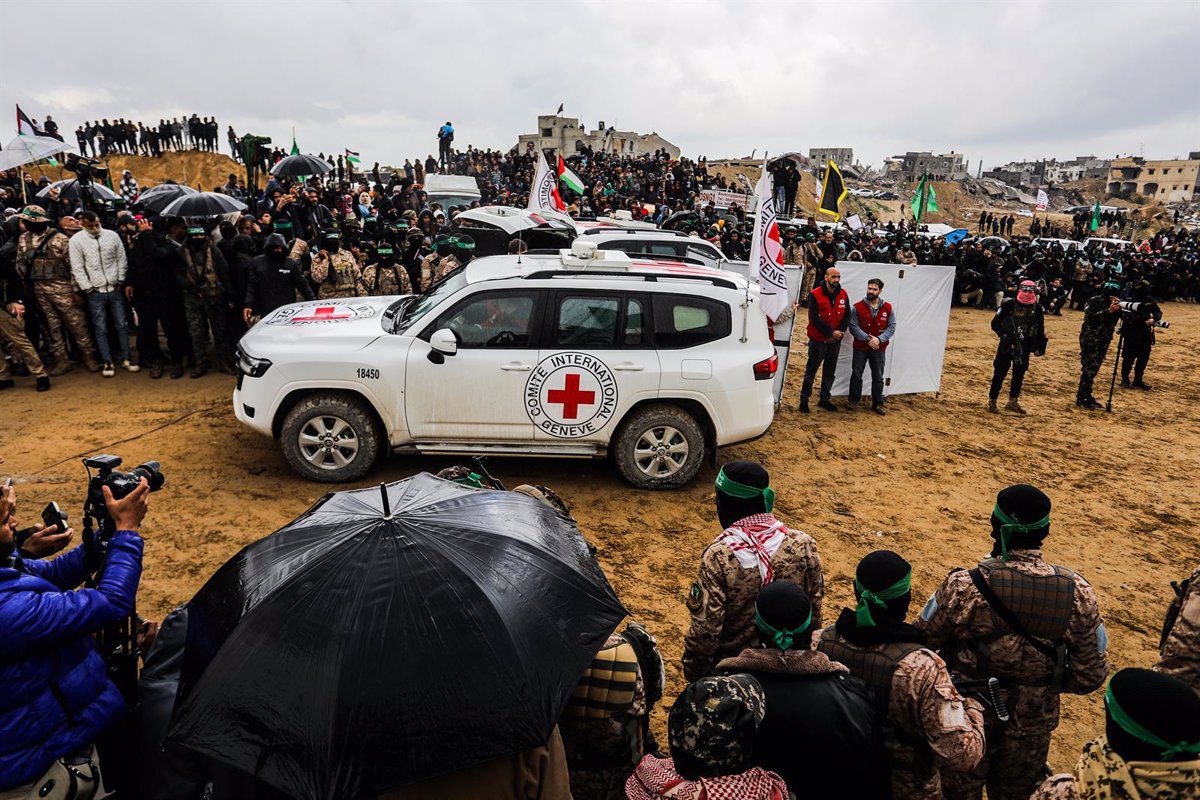 CICR expresa preocupación e insatisfacción por la entrega de rehenes de Hamás en Gaza