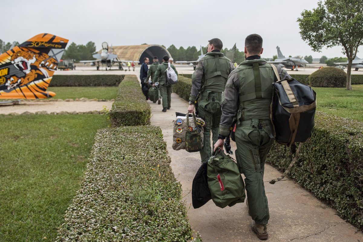 Defensa Incrementará Retribuciones de las Fuerzas Armadas con Inversión de 400 Millones de Euros