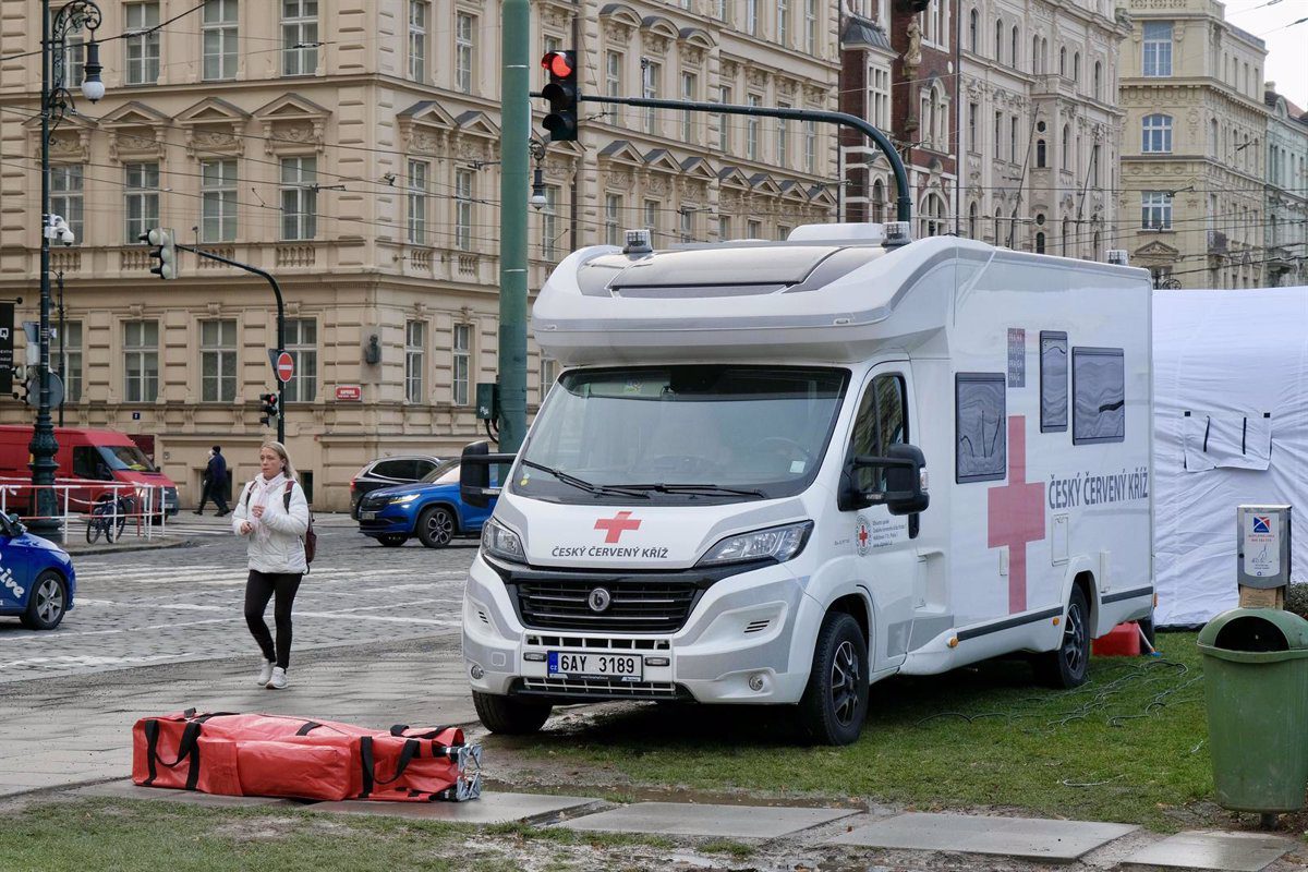 Dos fallecidos en ataque con arma blanca en centro comercial de República Checa: lo que necesitas saber