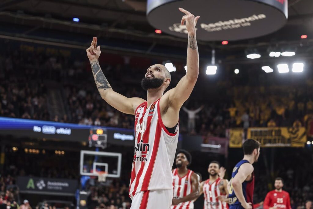 El Barça empata contra Olympiacos en el último instante.