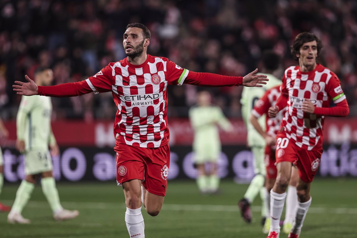 El Girona renace frente a Las Palmas y apunta a Europa