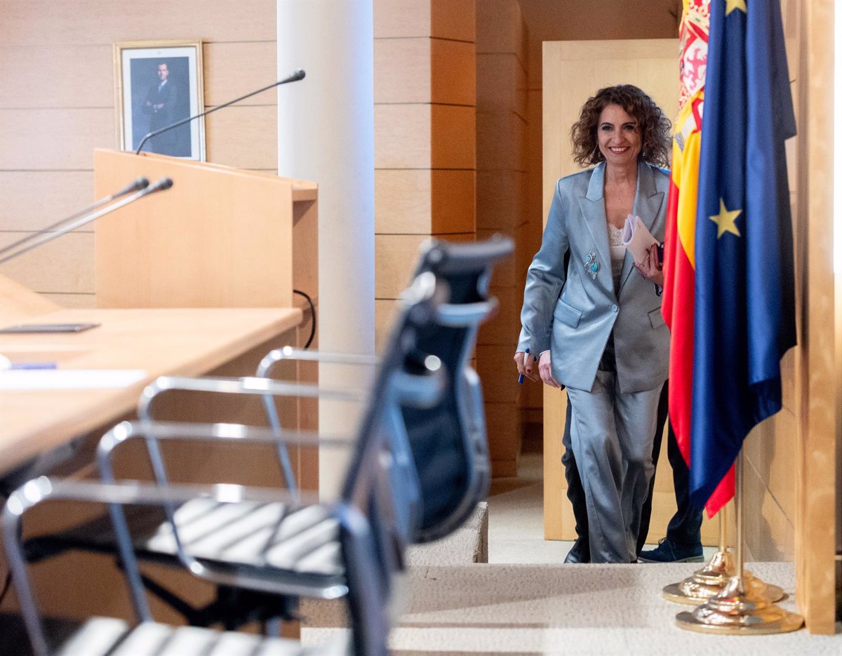 El Gobierno Aplaude la Decisión de Junts de Retirar la Cuestión de Confianza a Sánchez: 'Dialogamos Hasta la Extenuación'