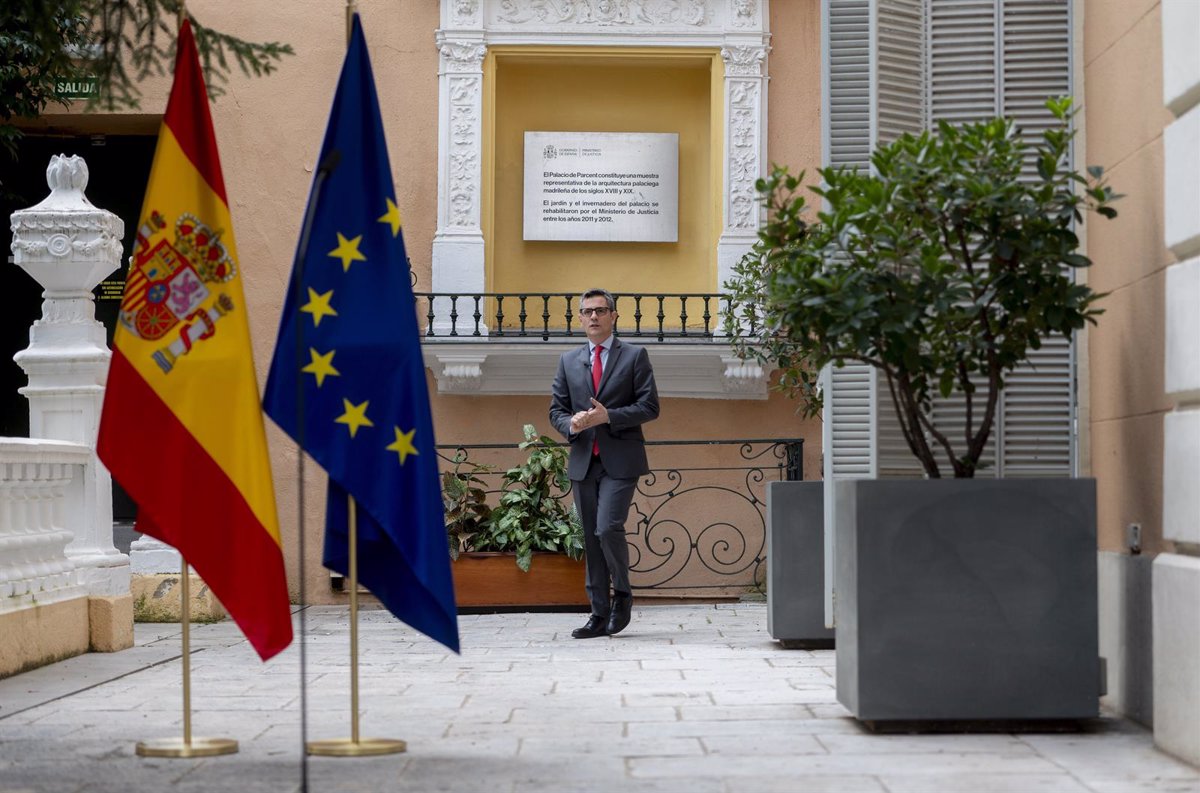 El Gobierno confirma contactos con Junts y minimiza la importancia de su cuestión de confianza