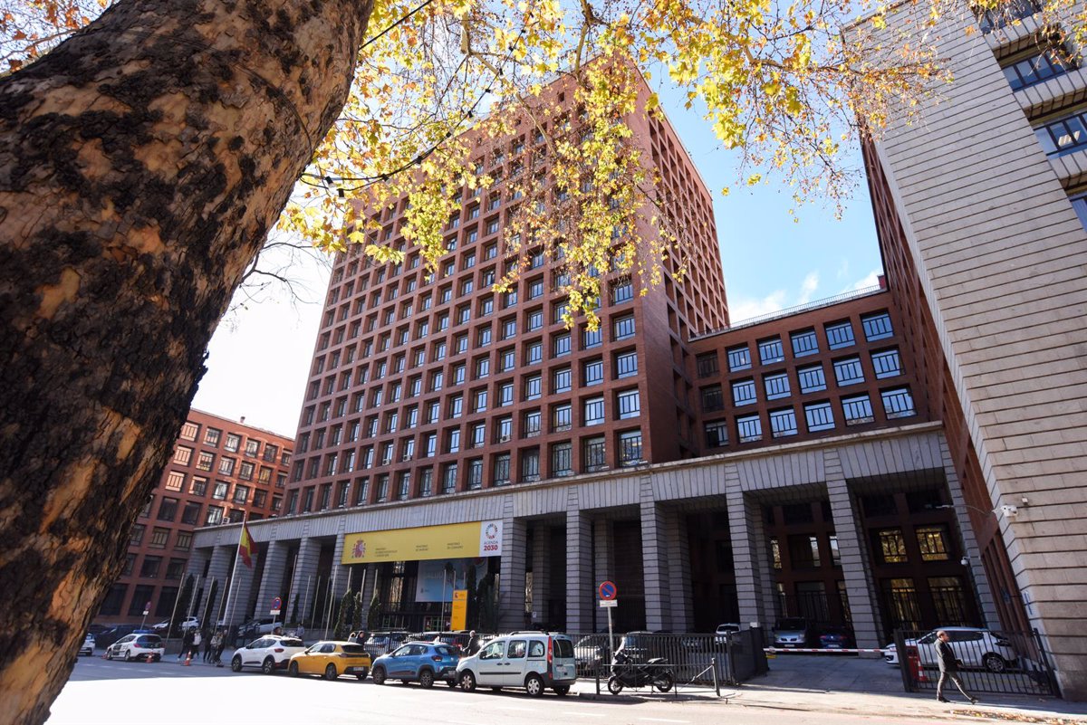 El Ministerio de Sanidad y los sindicatos reinician las negociaciones del Estatuto Marco
