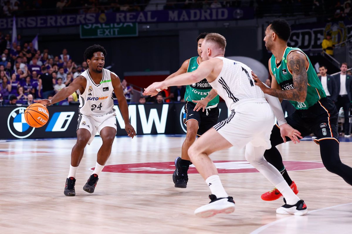 El Real Madrid contraataca al Unicaja mientras el Barça se desestabiliza otra vez.