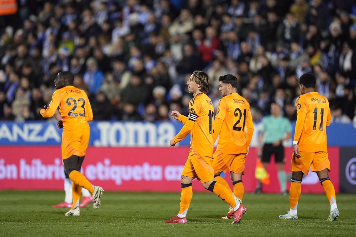 El Real Madrid evita a tiempo un tropiezo en la Copa en Butarque.