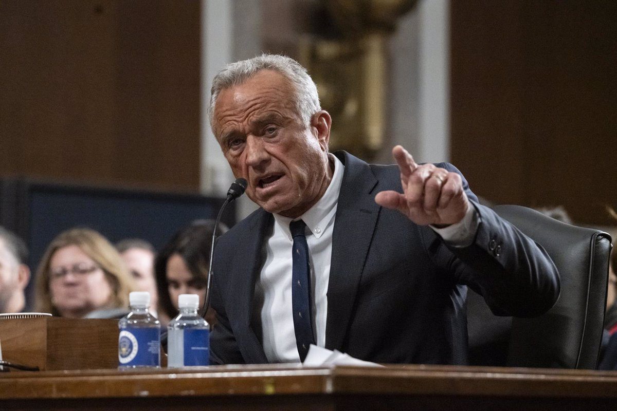 El Senado de EE.UU. nombra a Robert F. Kennedy Jr., defensor de políticas antivacunas, como nuevo Secretario de Salud