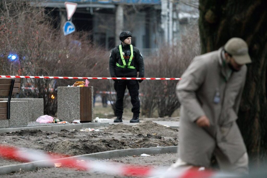 Explosión de Artefacto Desconocido en el Sur de Ucrania: Al Menos Dos Muertos y Ocho Heridos