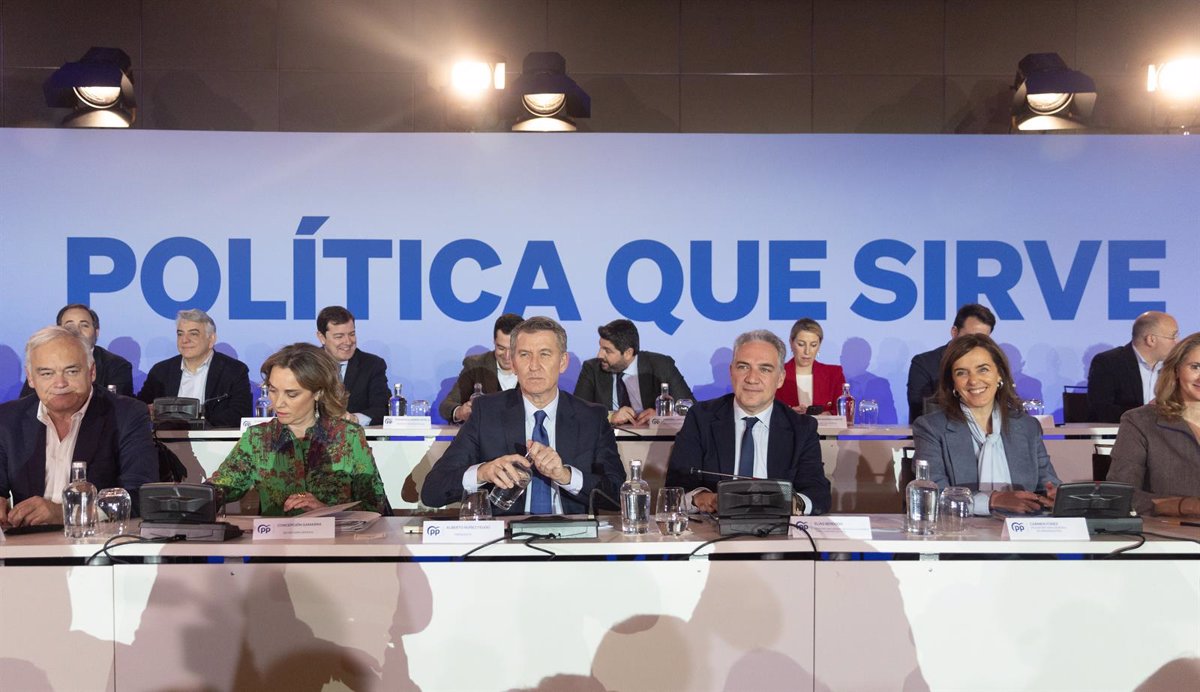 Feijóo y 'barones' del PP rechazan intento de Sánchez de dividir con la reducción de deuda en el CPFF