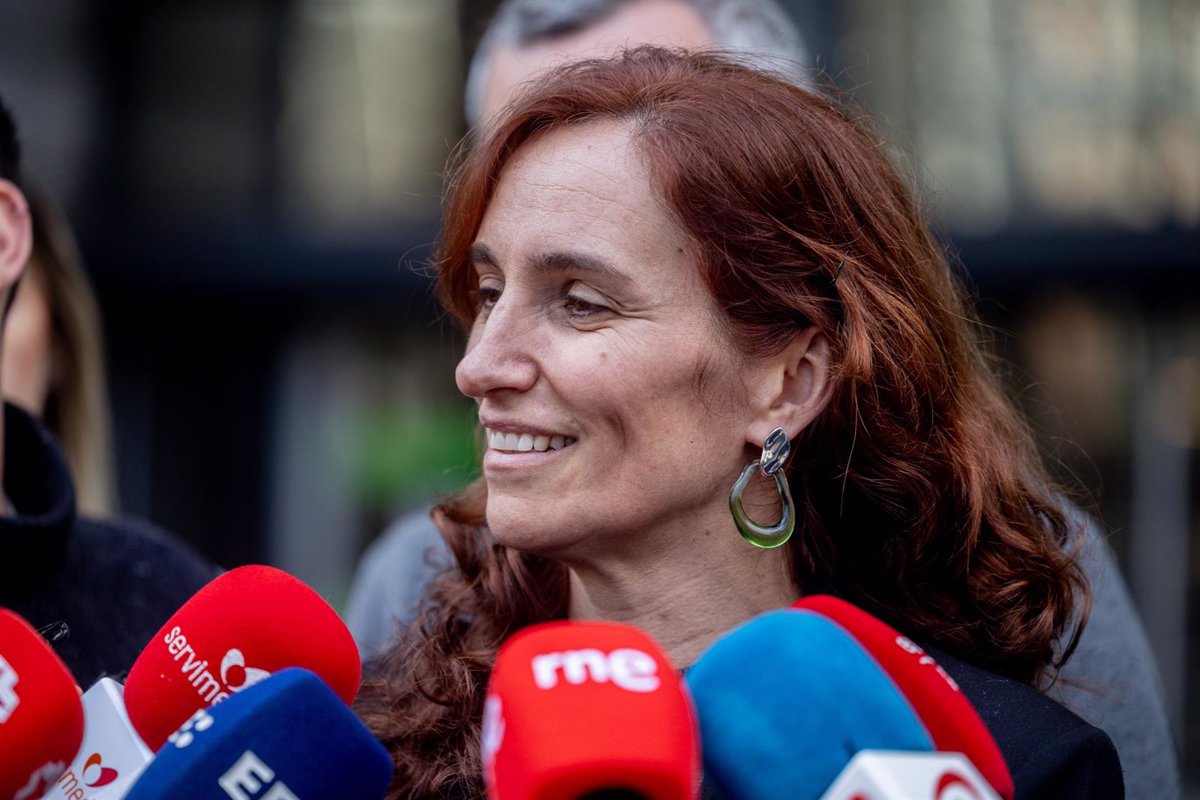 García se compromete a integrar "paulatinamente" a mutualistas y funcionarios en la sanidad pública.