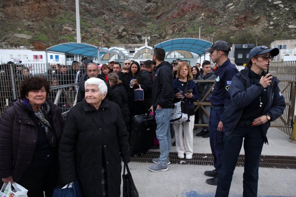 Gobierno de Grecia Declara Estado de Emergencia en Santorini Debido a Terremotos