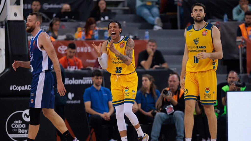 Gran Canaria se aferra a su trofeo.