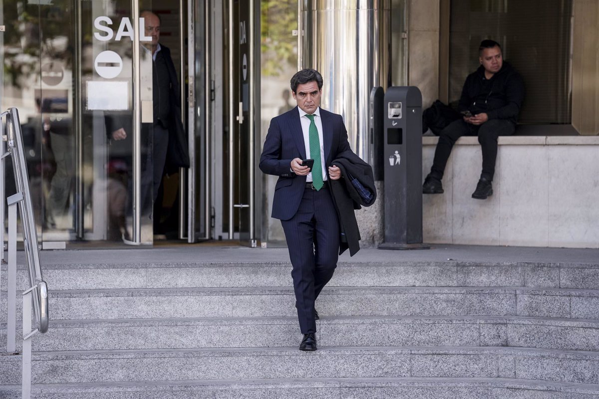 Güemes solicita el archivo del 'caso Begoña Gómez' al no existir contradicciones con el testimonio de otra testigo