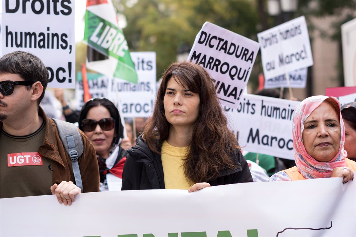 Isa Serra y Eurodiputados Retenidos en El Aaiún Durante Visita al Sáhara: Denuncia de Podemos