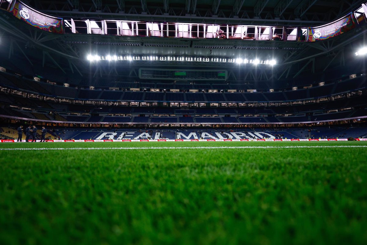 La UEFA amenaza con el cierre parcial del Bernabéu por "conducta discriminatoria" durante el partido contra el City.