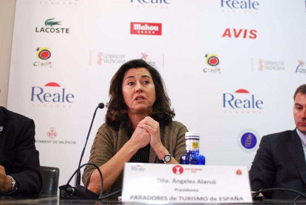 La exesposa de Rato demanda a su inquilino por difamación en Internet