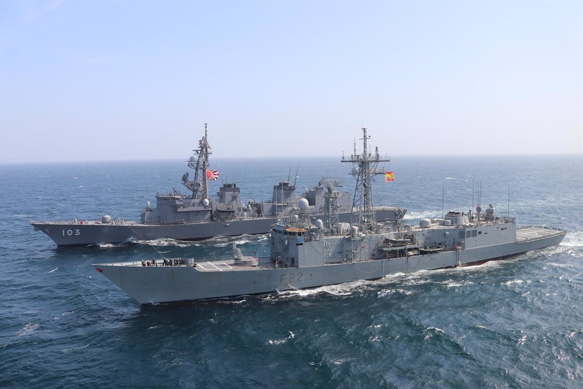 La fragata española 'Victoria' rescata pesquero yemení de piratas cerca de Somalia