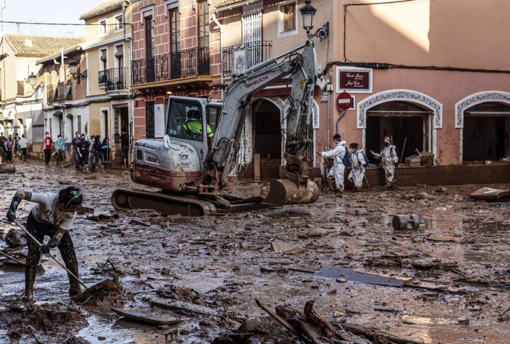 La jueza que investiga la DANA solicita a la Guardia Civil una cronología del 29 de octubre y al Consell información sobre posibles recesos en el Cecopi.
