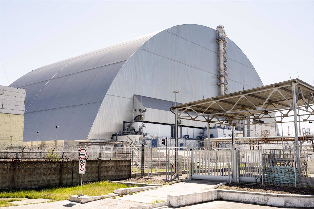 OIEA Confirma Ausencia de Fugas de Radiación en Chernóbil Tras Impacto de Dron en su Sarcófago