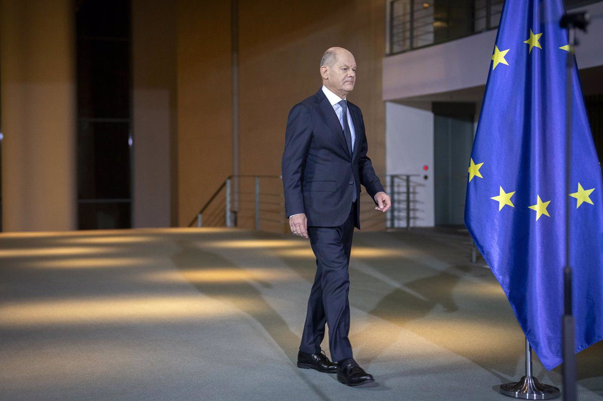 Scholz Sugerisce Eccezione al Patto di Stabilità dell'UE per Incrementare i Fondi per la Difesa