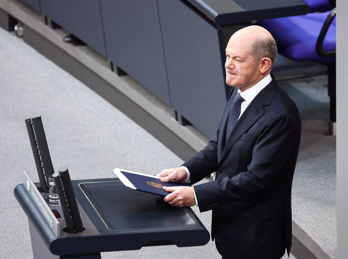 Scholz asegura que la UE reaccionará 'unida' ante los aranceles impuestos por Trump