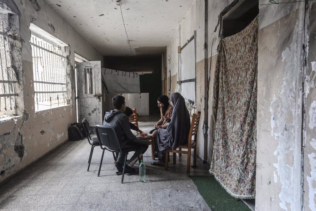 Tragedia en la Franja: Dos Menores Mueren por Violencia Israelí y Explosión de Munición